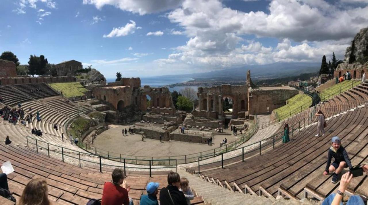 Il Cantone Del Faro Giardini Naxos Luaran gambar